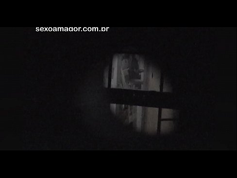 ❤️ Блонди ба таври махфӣ аз ҷониби як сайёҳи ҳамсоя, ки паси хиштҳои холӣ пинҳон шудааст, сабт мешавад ❤️  Секс  дар tg.mailkassa.ru